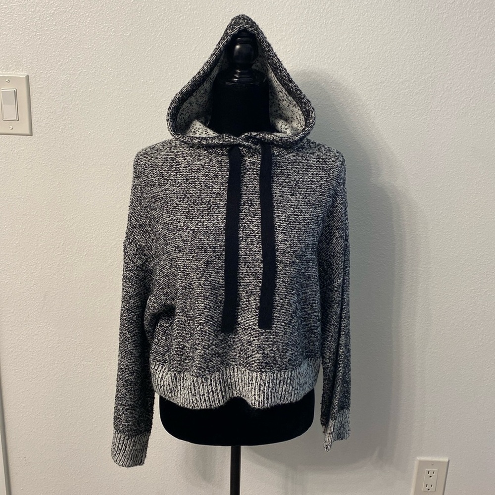 Kaisley Hooded Drawstring 3/4 Sleeve Cropped Sweater Small (minimal pilling)